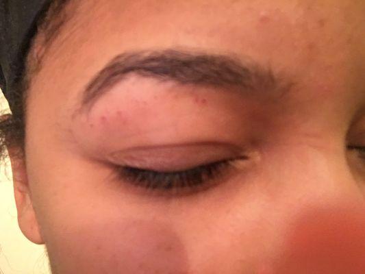 Worst and most painful eyebrow threading I've ever experienced.