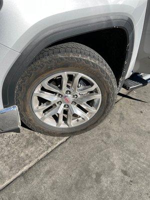 Quickest flat tire repairs in town, also best tire prices