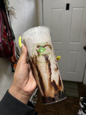 Oreo milkshake with boba