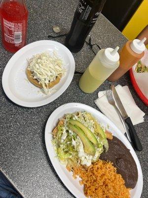 Floutas and a sope de asada