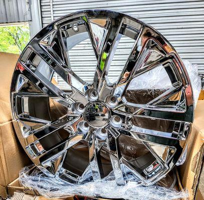 22" chrome split 5 replicas.  As always at our wholesale price to the public!! No Credit Check Financing available as well! Chrome suv wheel