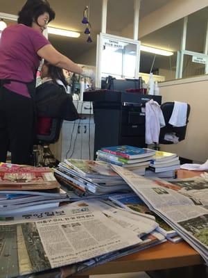 Magazines and Korean newspaper at the waiting area