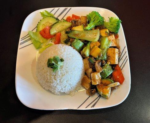 Stir fry vegetables with steam rice