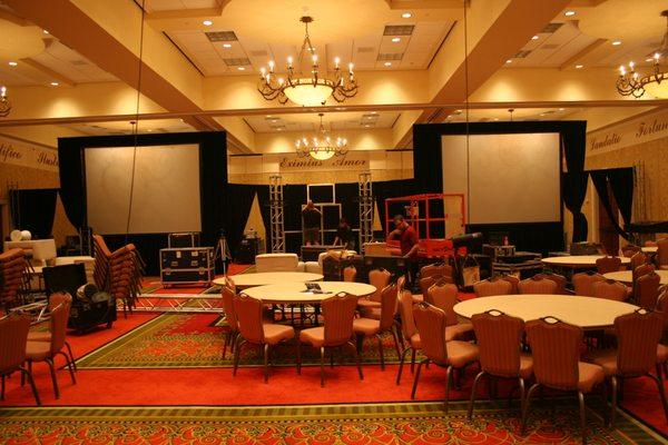 Large Screens Rentals for Corporate Events! Set Up Techs Available to deliver, setup and takedown! Call Today (813) 421-1660