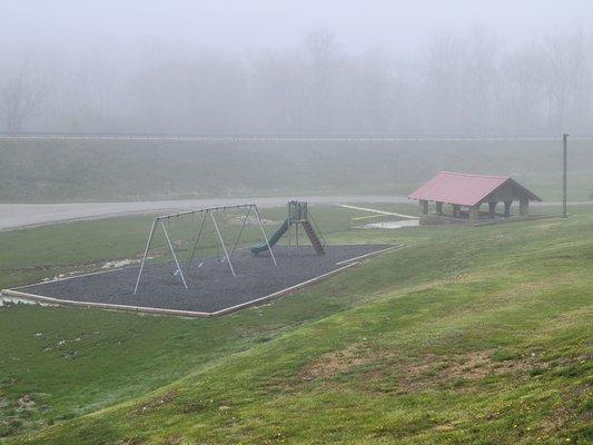 Lower shelterhouse with small playground