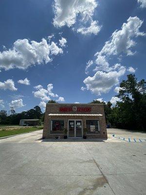 The front of Donut Palace Sulphur.