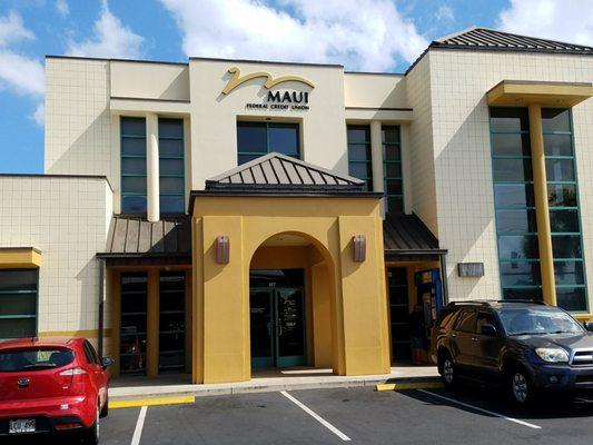 Close up of Maui Federal Credit Union in Kahului.