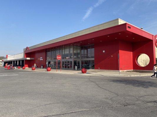 Exterior of Target Glendale