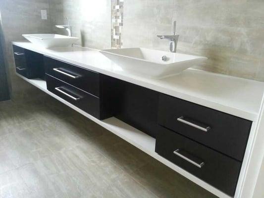 White caesarstone countertop