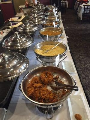 Big selection including chicken tikka masala, and tandoori chicken.