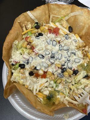 Taco salad with grilled chicken