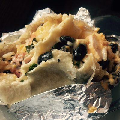 Chicken burrito with black beans