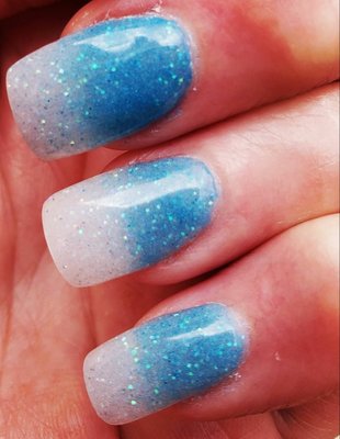 Awesome ombre nails!