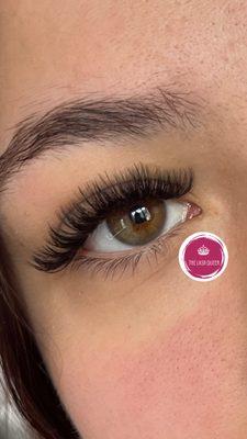 Light volume luxury handmade lash extensions