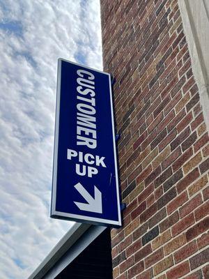 One of the largest hardware wholesale companies in Chicago. Our warehouse located at 4300 N Kilpatrick Ave off the Edens/Kennedy expressway