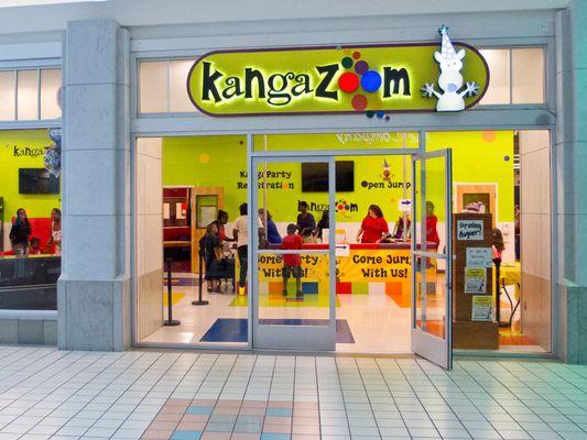 Kangazoom California
Designed sign as well as all graphics and materials throughout the facility.