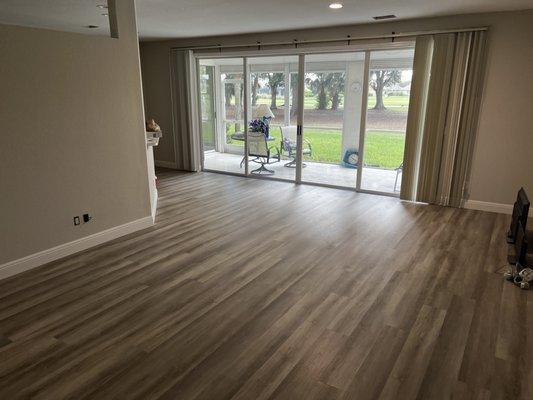 LPV Coretec Phoenix Oak and baseboard