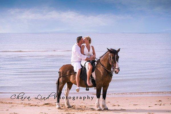 Chava Lind Photography Beach elopement