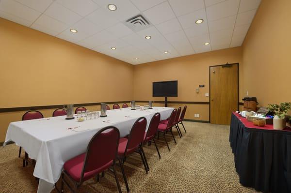 The Vicksburg room is perfect for a powerhouse board meeting. We will take care of all your catering and AV needs.