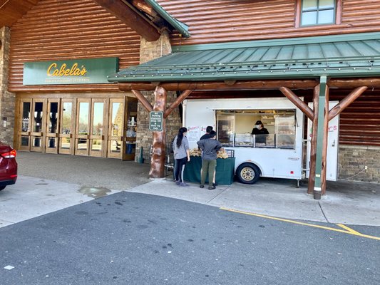 Faddy's donuts parked outside the front entrance serving their famous apple cider donuts and lots more delicious donut varieties