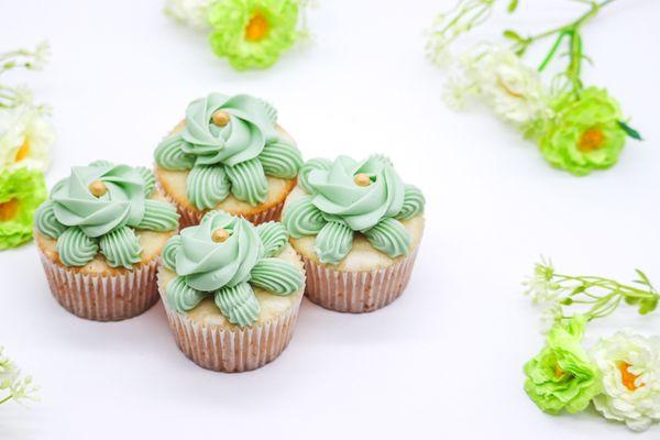 Cupcakes completely customizable