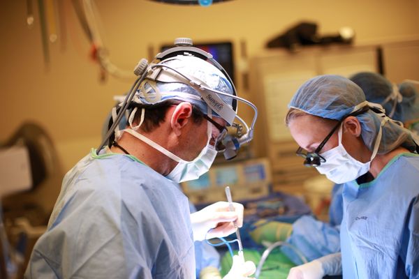 Austin Thyroid Surgeons working hard to cure patient of thyroid cancer