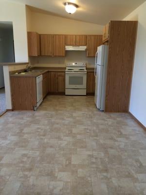 Dinning room and kitchen on move out day