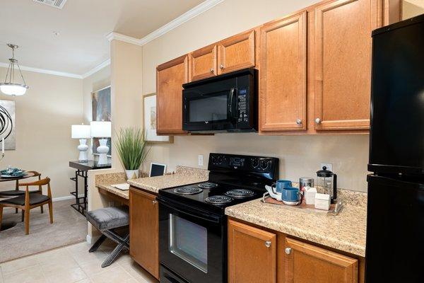 Cordillera Ranch Apartments black appliances