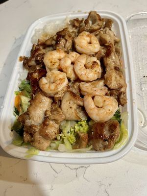 Teriyaki chicken and shrimp plate(white rice & veggies)