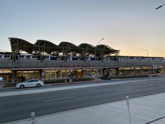 Next train to head back up to the East Bay.