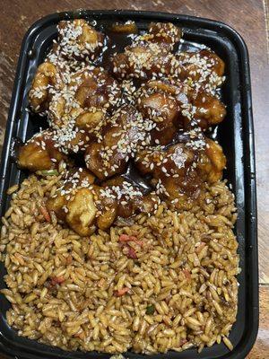 C21. Sesame Chicken Combo Plate