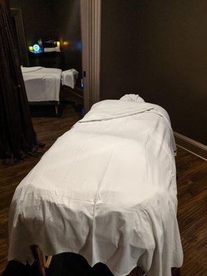 Couples massage adjoining rooms