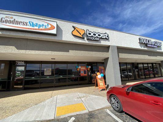 Boost mobile off of university, located at 7006 university. Wonderful atmosphere and excellent promotions always available.