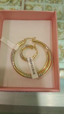 14kt gold D-Cut 2 tones hoop earrings fine jewelry.