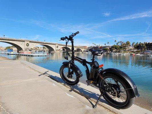 Enjoy everything that Beautiful Lake Havasu has to offer with just a twist of the throttle.