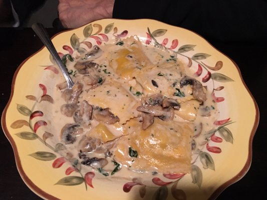 Mediocre crabmeat ravioli