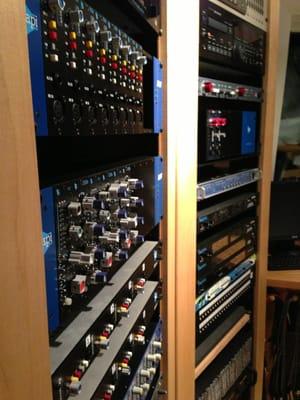 Beautiful API and Neve pres.