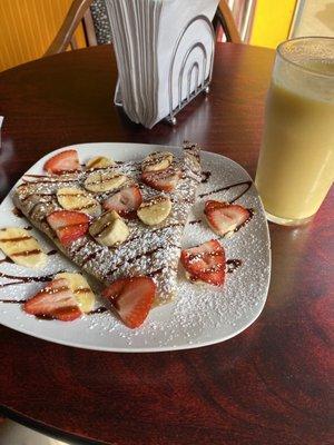 Mango smoothie, fruit crepe