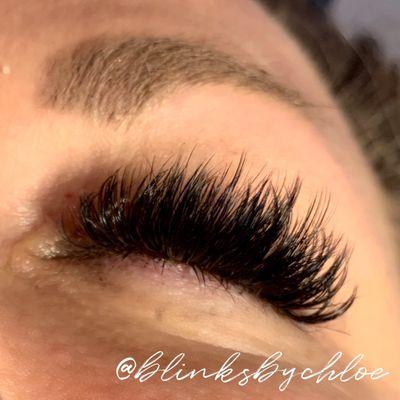 Mega volume lashes