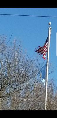 UN-Patriotic. AMERICAN FLAG  Where is people in Midwest City Oklahoma. Disrespectful