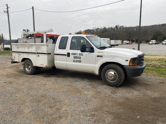 Mobile service truck