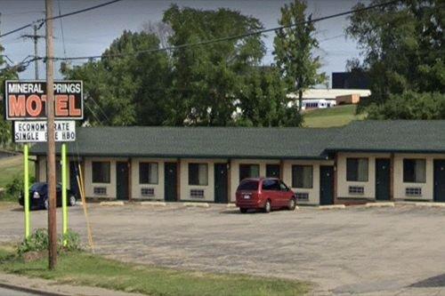 An older photo taken not to long ago across the street from Mineral Springs Motel located on Court St, Pekin il