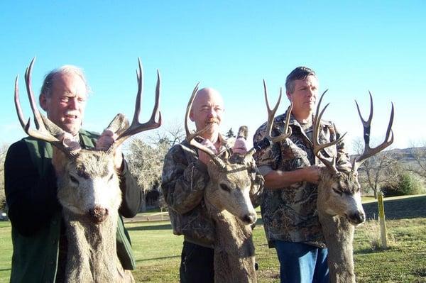 Successful mule deer hunters