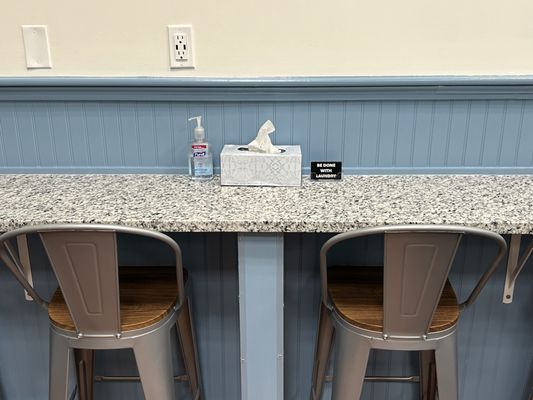 Seating area amenities