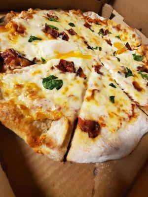 Breakfast pizza