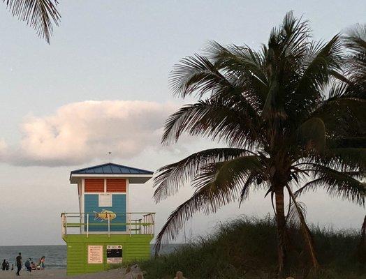 A walk right to the beach and enjoy the ocean waves! :)))