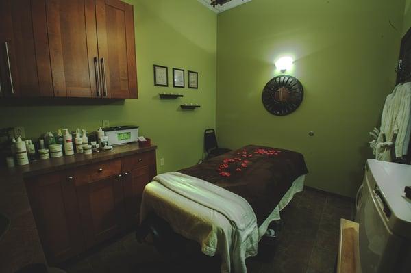 Receive a rejuvenating LaVida Signature Facial in our beautiful esthetics rooms