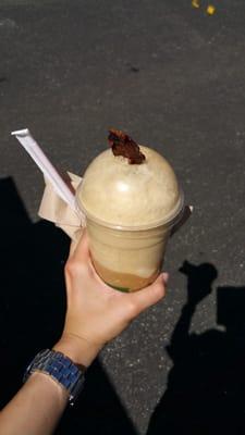 Root beer float with candied bacon