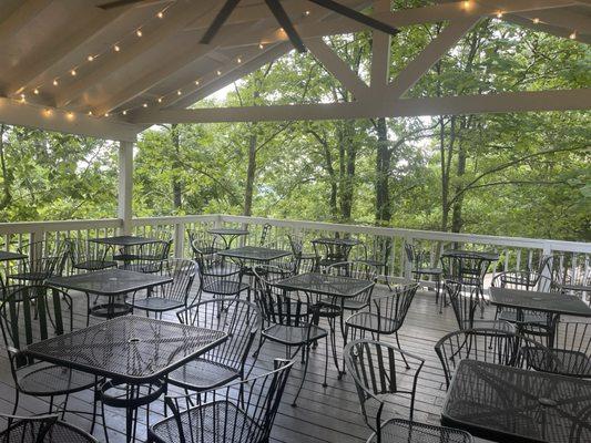 Outdoor reception tables