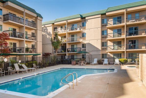 Pool at Altamont Apartments in Rohnert Park, CA 94928